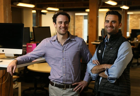 Thành triệu phú đôla sau 1 đêm: ‘Trái ngọt’ cho anh chàng làm việc 15 tiếng/ngày kể cả cuối tuần, 4 năm không có kỳ nghỉ - Ảnh 1. Thành triệu phú đôla sau 1 đêm: ‘Trái ngọt’ cho anh chàng làm việc 15 tiếng/ngày kể cả cuối tuần, 4 năm không có kỳ nghỉ - Ảnh 1.